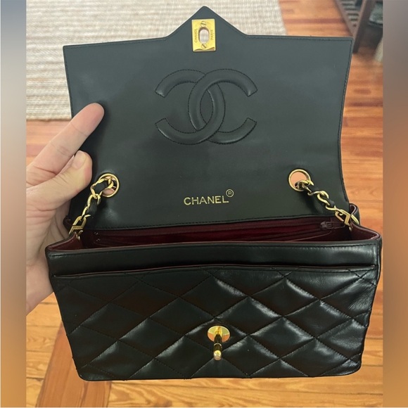 Chanel Single Flap Bag - Picture 3 of 13